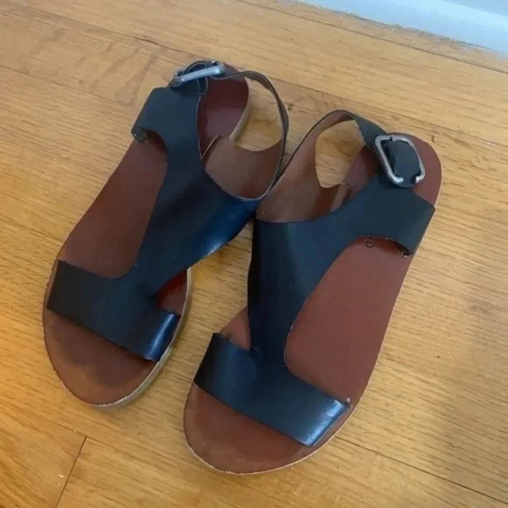 Lucky Brand Black Leather Sandals - Picture 4 of 9